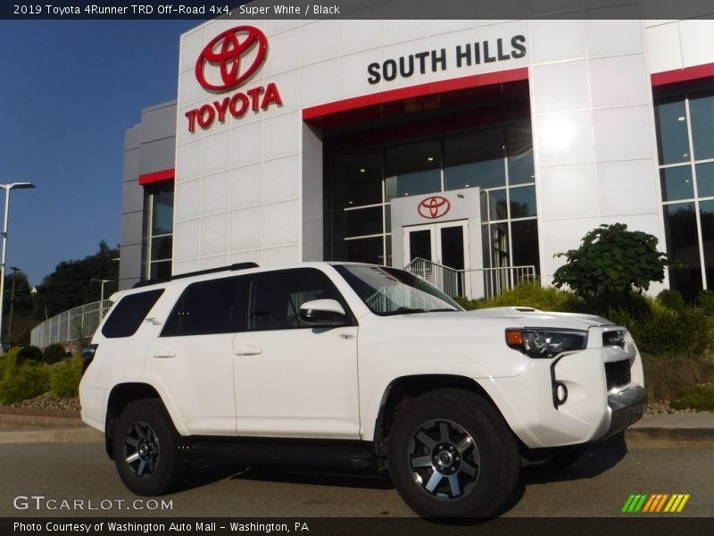 Super White / Black 2019 Toyota 4Runner TRD Off-Road 4x4