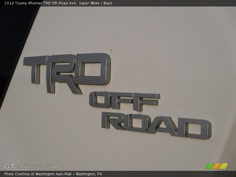 Super White / Black 2019 Toyota 4Runner TRD Off-Road 4x4