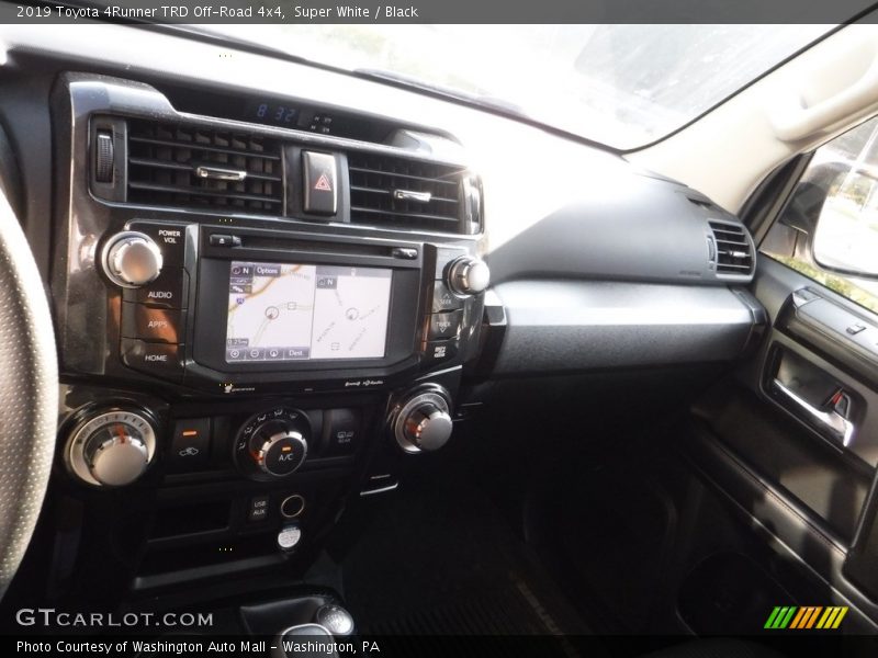 Super White / Black 2019 Toyota 4Runner TRD Off-Road 4x4