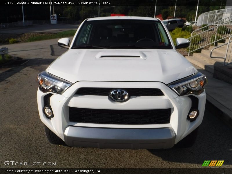 Super White / Black 2019 Toyota 4Runner TRD Off-Road 4x4