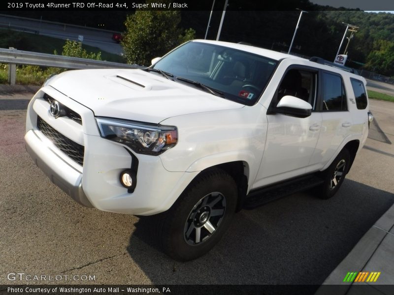 Super White / Black 2019 Toyota 4Runner TRD Off-Road 4x4