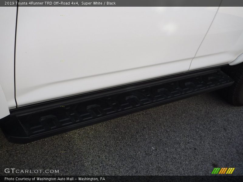 Super White / Black 2019 Toyota 4Runner TRD Off-Road 4x4