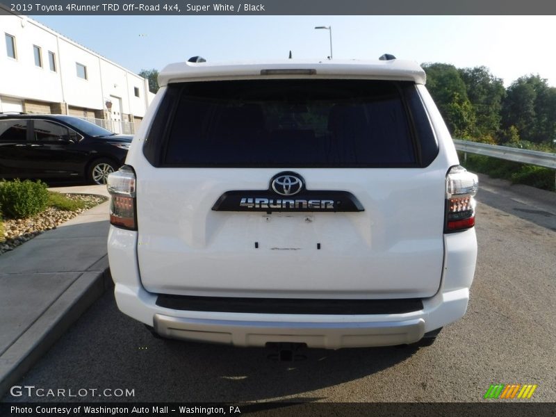 Super White / Black 2019 Toyota 4Runner TRD Off-Road 4x4