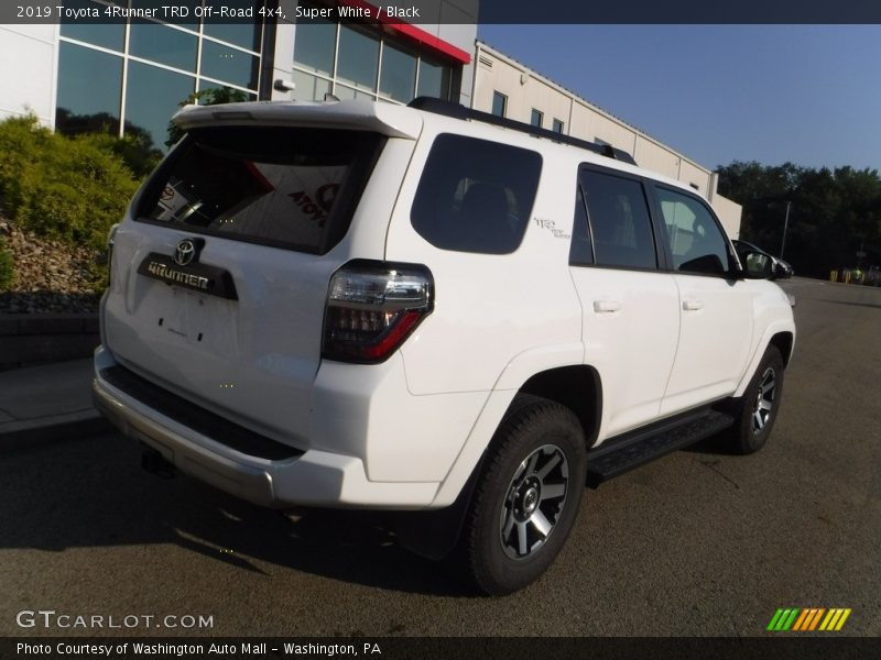 Super White / Black 2019 Toyota 4Runner TRD Off-Road 4x4