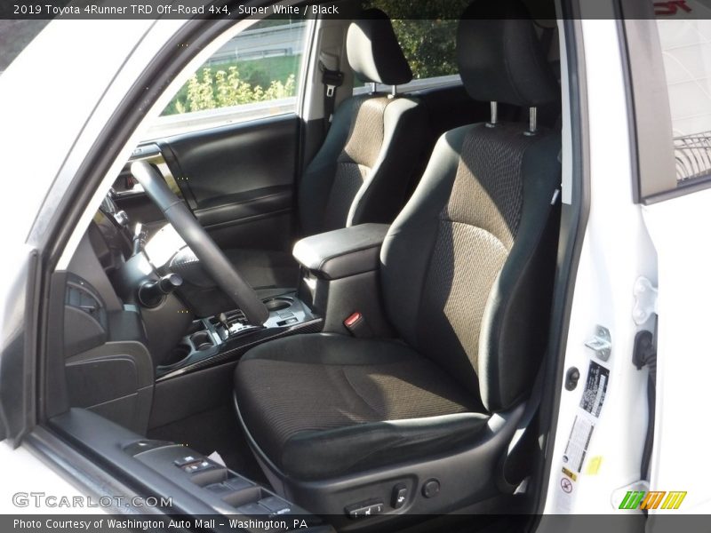 Super White / Black 2019 Toyota 4Runner TRD Off-Road 4x4