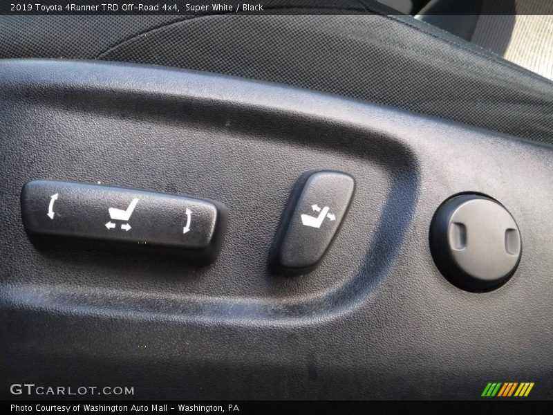 Super White / Black 2019 Toyota 4Runner TRD Off-Road 4x4
