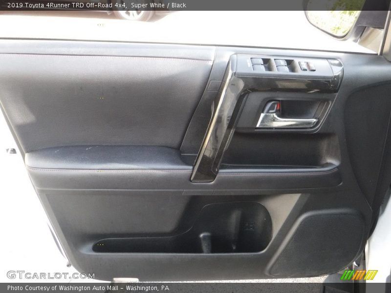 Super White / Black 2019 Toyota 4Runner TRD Off-Road 4x4