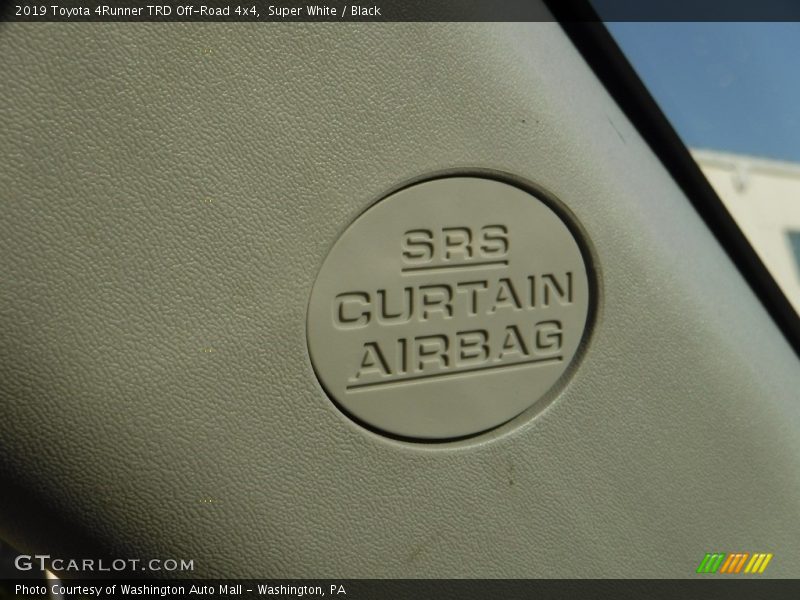 Super White / Black 2019 Toyota 4Runner TRD Off-Road 4x4