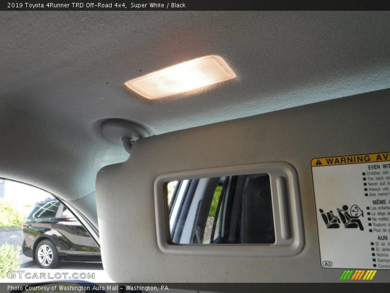 Super White / Black 2019 Toyota 4Runner TRD Off-Road 4x4