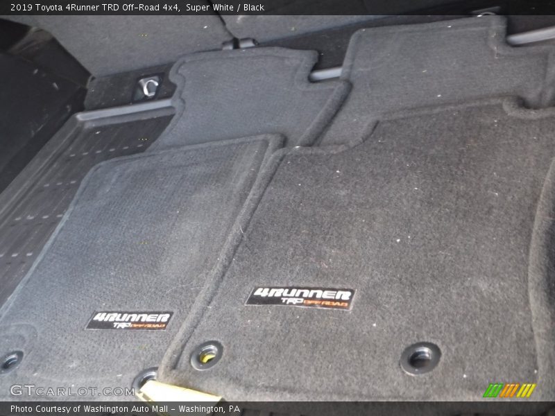 Super White / Black 2019 Toyota 4Runner TRD Off-Road 4x4
