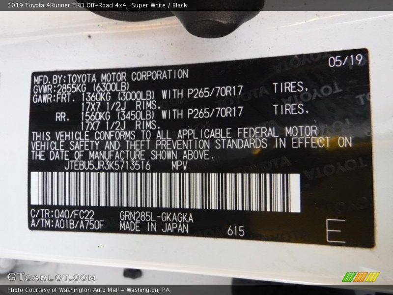 Super White / Black 2019 Toyota 4Runner TRD Off-Road 4x4