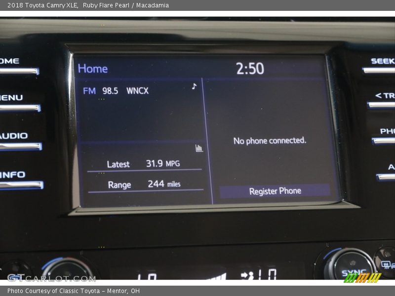 Ruby Flare Pearl / Macadamia 2018 Toyota Camry XLE