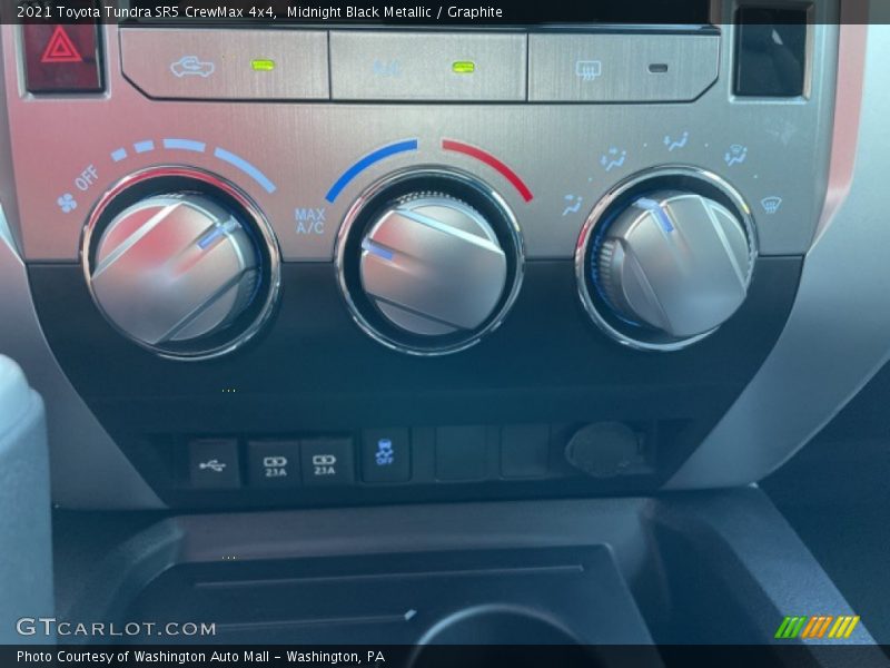 Midnight Black Metallic / Graphite 2021 Toyota Tundra SR5 CrewMax 4x4