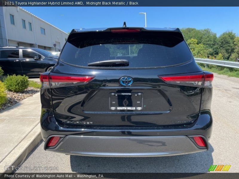 Midnight Black Metallic / Black 2021 Toyota Highlander Hybrid Limited AWD