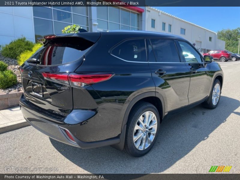 Midnight Black Metallic / Black 2021 Toyota Highlander Hybrid Limited AWD