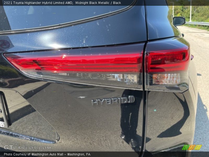 Midnight Black Metallic / Black 2021 Toyota Highlander Hybrid Limited AWD
