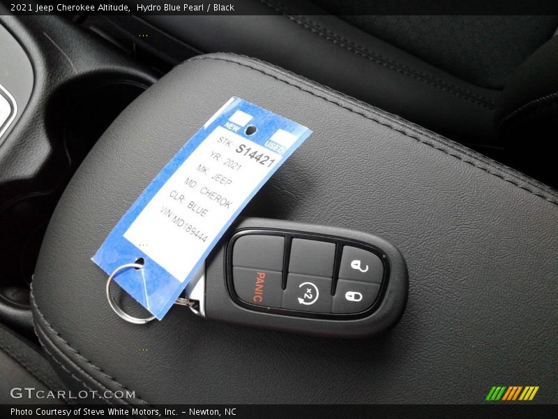 Hydro Blue Pearl / Black 2021 Jeep Cherokee Altitude