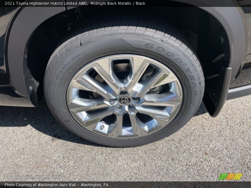 Midnight Black Metallic / Black 2021 Toyota Highlander Hybrid Limited AWD