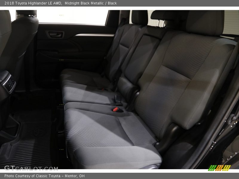 Midnight Black Metallic / Black 2018 Toyota Highlander LE AWD