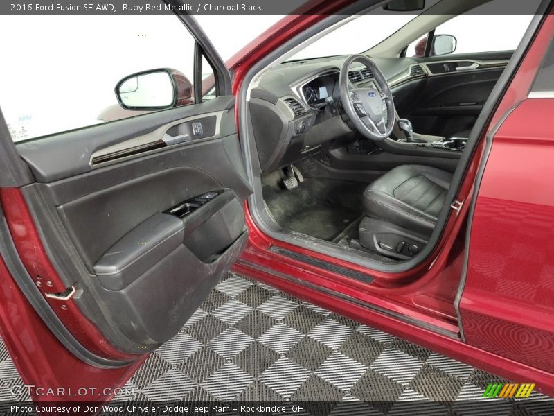 Ruby Red Metallic / Charcoal Black 2016 Ford Fusion SE AWD