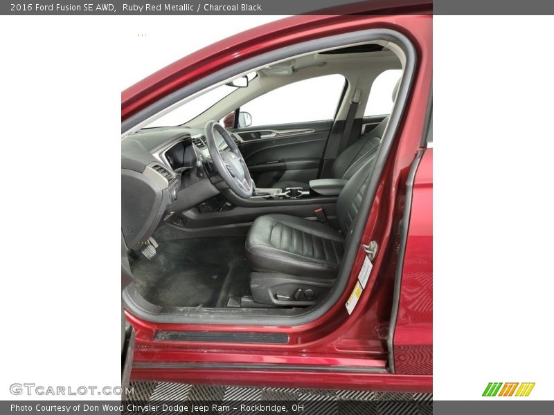 Ruby Red Metallic / Charcoal Black 2016 Ford Fusion SE AWD