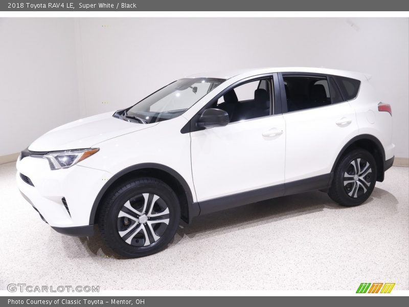 Super White / Black 2018 Toyota RAV4 LE