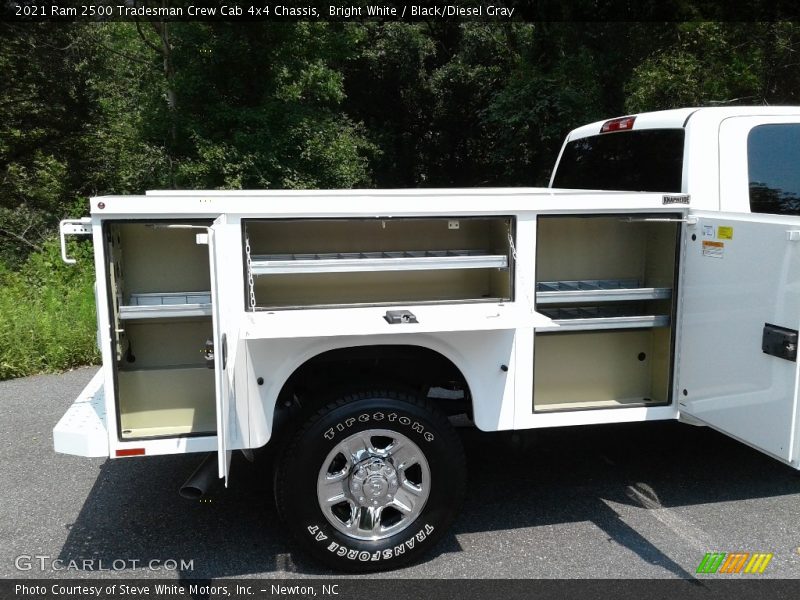 Bright White / Black/Diesel Gray 2021 Ram 2500 Tradesman Crew Cab 4x4 Chassis