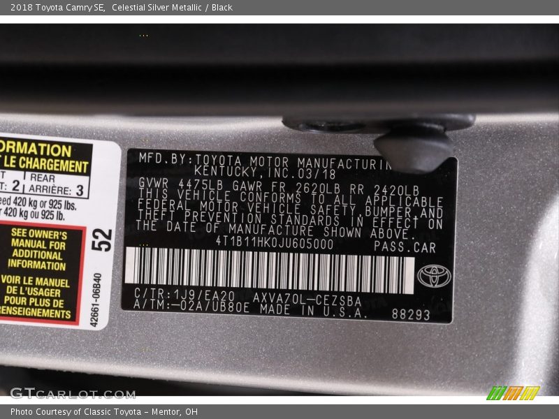 Celestial Silver Metallic / Black 2018 Toyota Camry SE