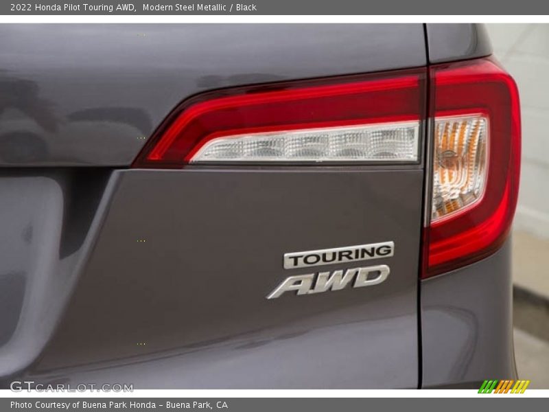  2022 Pilot Touring AWD Logo