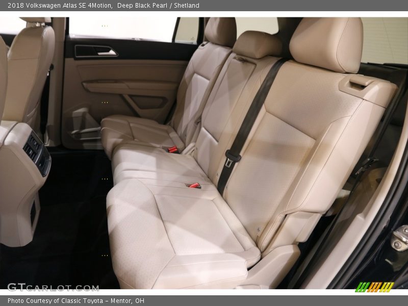 Deep Black Pearl / Shetland 2018 Volkswagen Atlas SE 4Motion