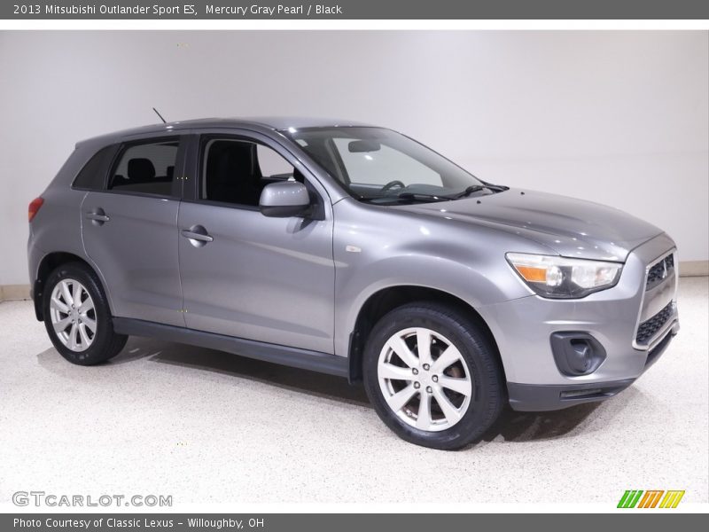 Front 3/4 View of 2013 Outlander Sport ES