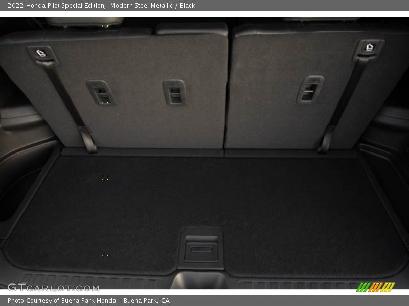 Modern Steel Metallic / Black 2022 Honda Pilot Special Edition