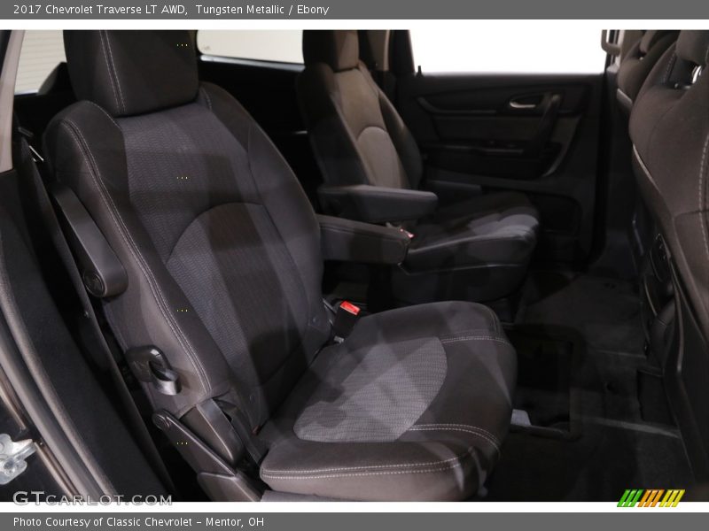 Tungsten Metallic / Ebony 2017 Chevrolet Traverse LT AWD