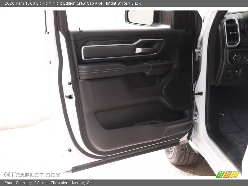 Bright White / Black 2020 Ram 1500 Big Horn Night Edition Crew Cab 4x4