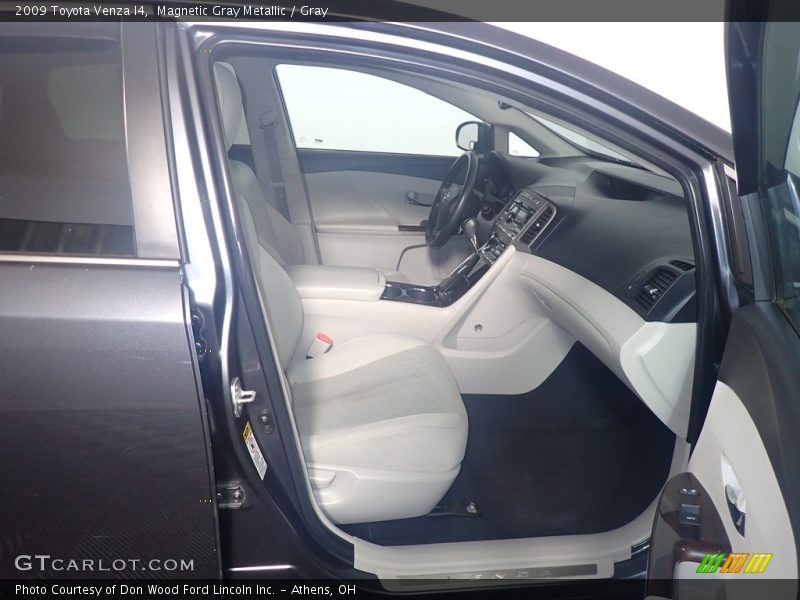 Magnetic Gray Metallic / Gray 2009 Toyota Venza I4