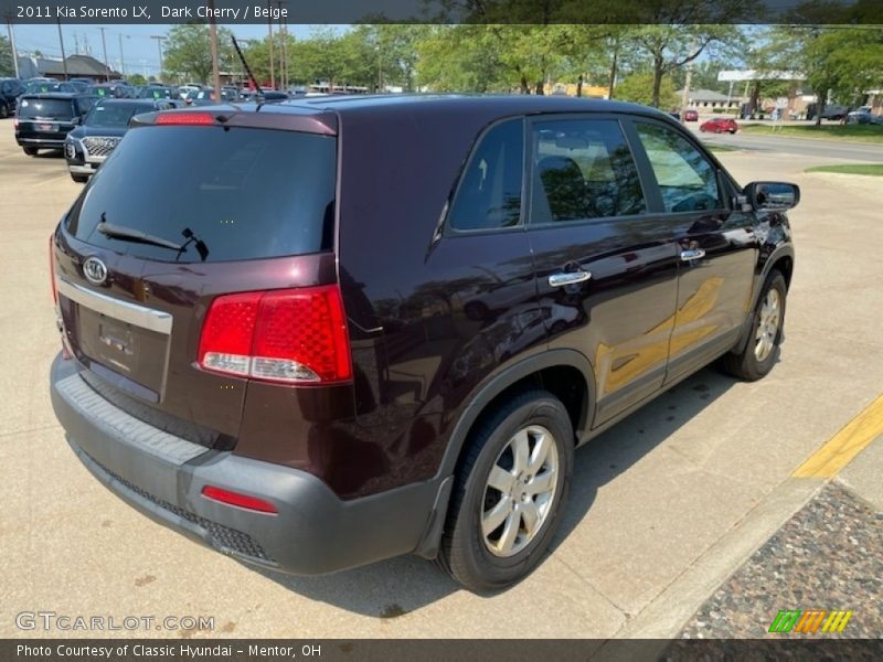 Dark Cherry / Beige 2011 Kia Sorento LX