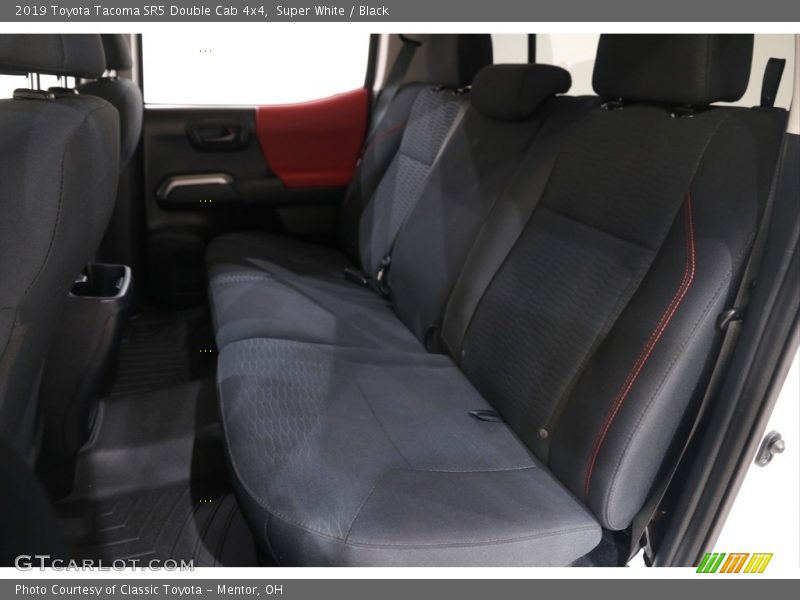 Super White / Black 2019 Toyota Tacoma SR5 Double Cab 4x4