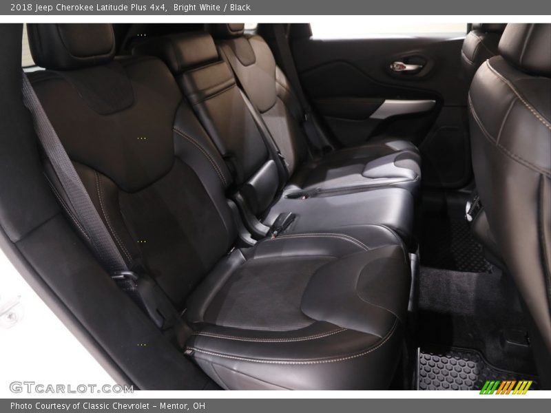 Bright White / Black 2018 Jeep Cherokee Latitude Plus 4x4
