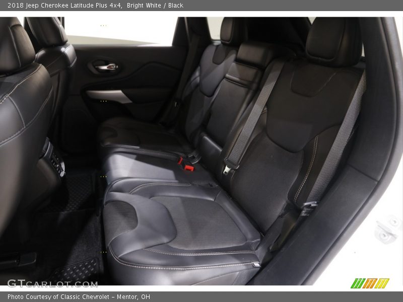 Bright White / Black 2018 Jeep Cherokee Latitude Plus 4x4