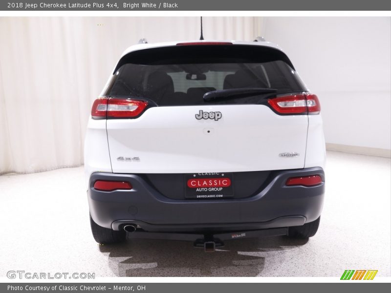Bright White / Black 2018 Jeep Cherokee Latitude Plus 4x4