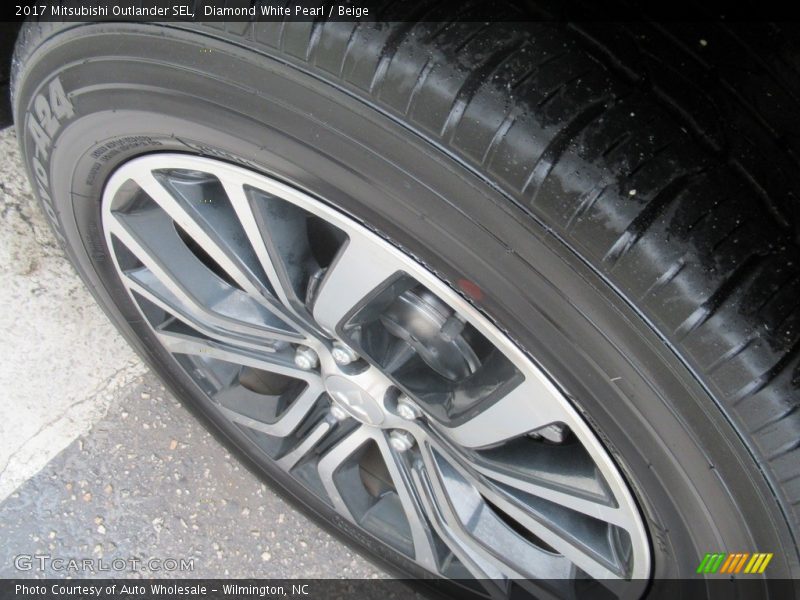 Diamond White Pearl / Beige 2017 Mitsubishi Outlander SEL