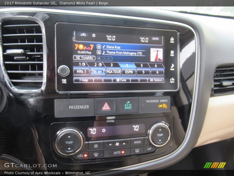 Controls of 2017 Outlander SEL