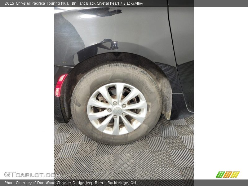 Brilliant Black Crystal Pearl / Black/Alloy 2019 Chrysler Pacifica Touring Plus