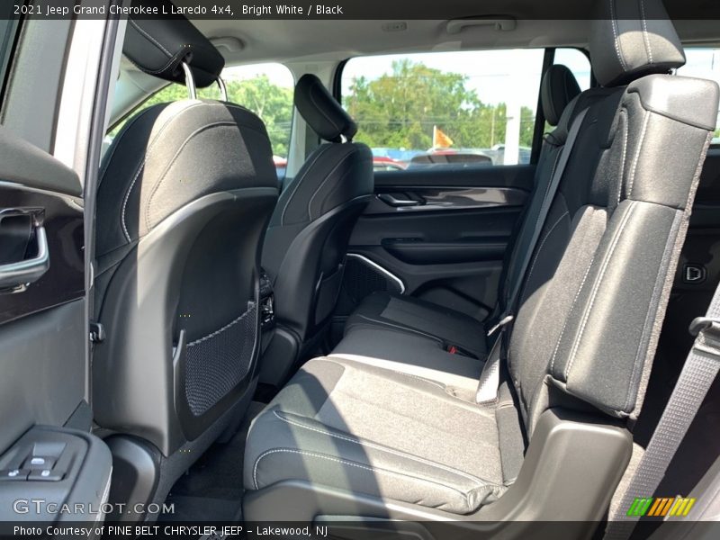 Bright White / Black 2021 Jeep Grand Cherokee L Laredo 4x4