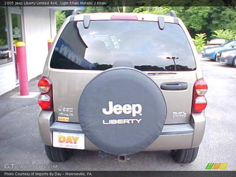 Light Khaki Metallic / Khaki 2005 Jeep Liberty Limited 4x4