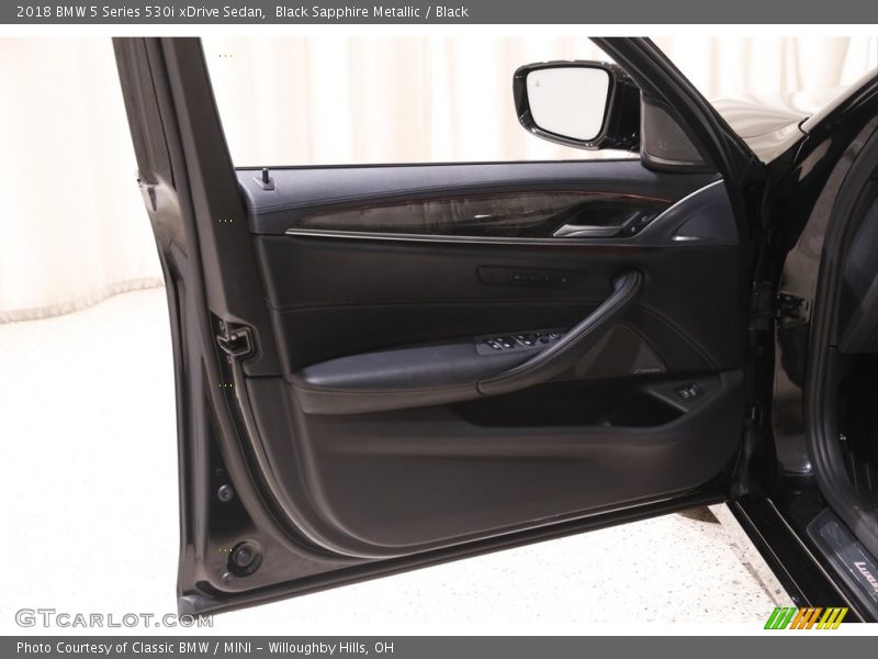 Black Sapphire Metallic / Black 2018 BMW 5 Series 530i xDrive Sedan