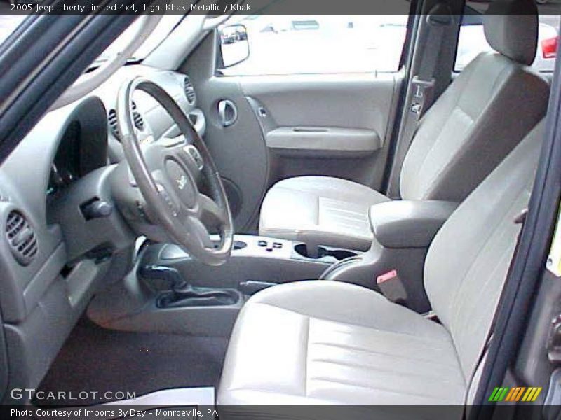 Light Khaki Metallic / Khaki 2005 Jeep Liberty Limited 4x4