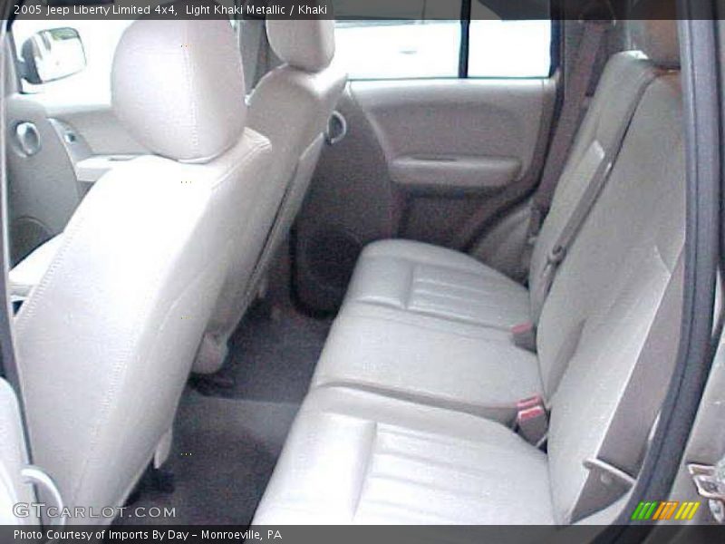 Light Khaki Metallic / Khaki 2005 Jeep Liberty Limited 4x4