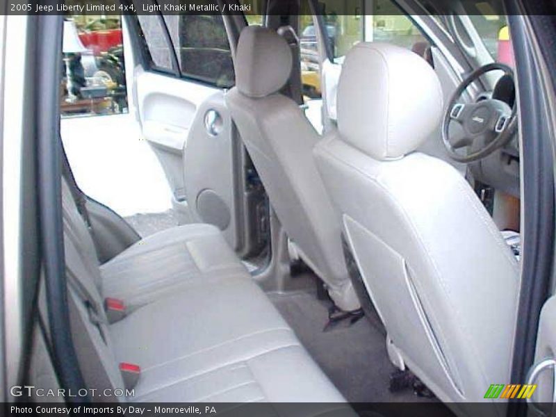 Light Khaki Metallic / Khaki 2005 Jeep Liberty Limited 4x4