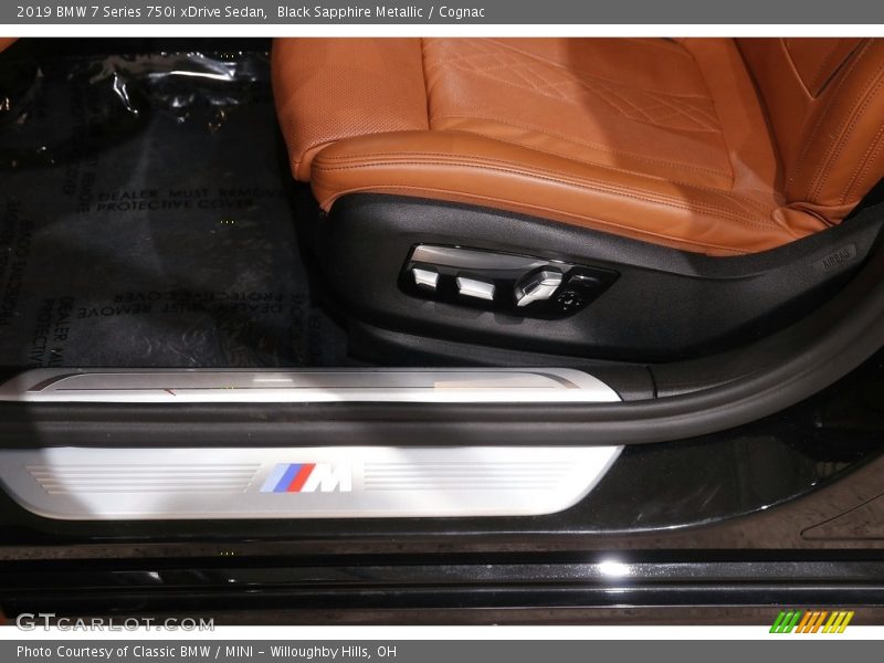 Black Sapphire Metallic / Cognac 2019 BMW 7 Series 750i xDrive Sedan